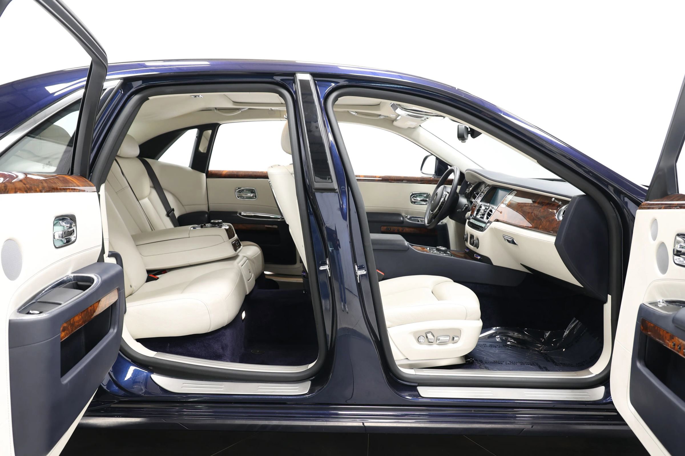Used 2015 Rolls-Royce Ghost image 81