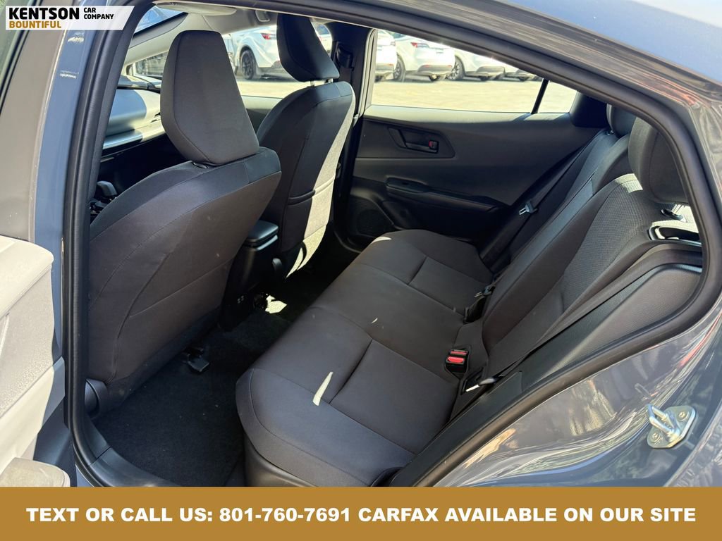 Used 2025 Toyota Prius LE image 32