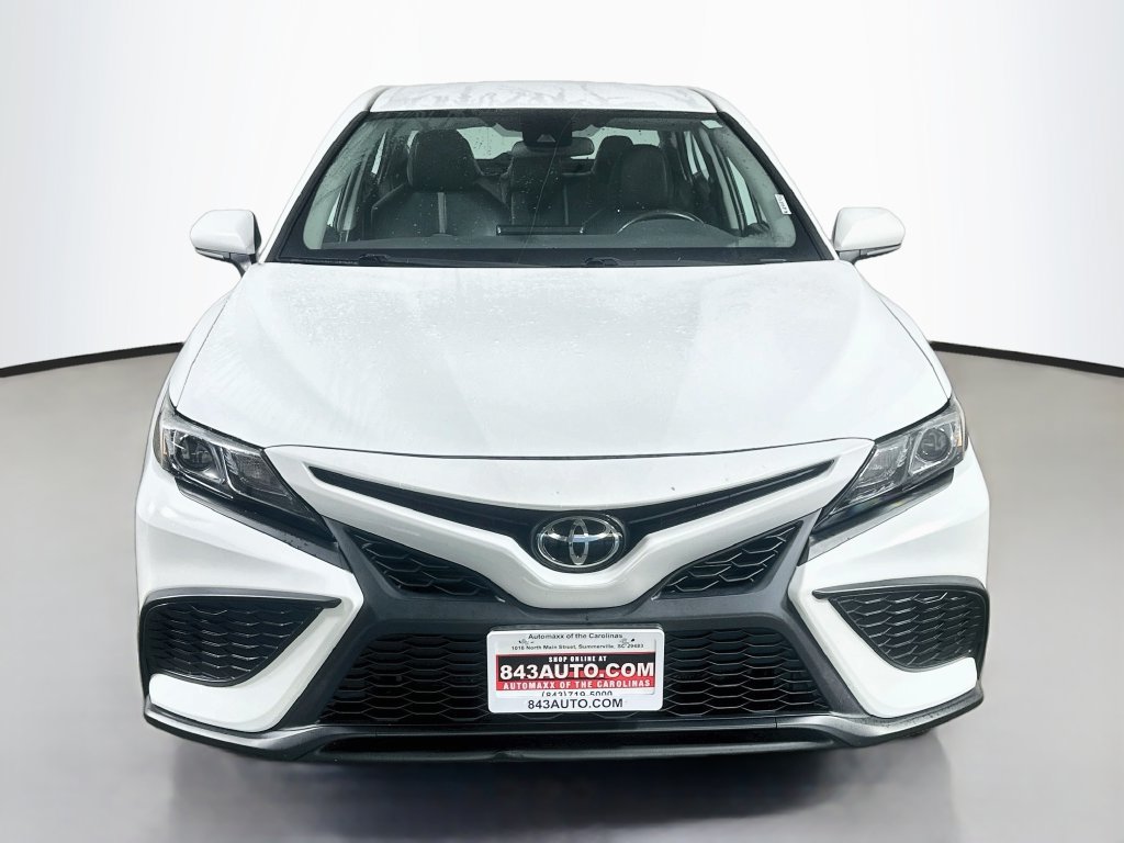 Used 2024 Toyota Camry SE FWD image 2