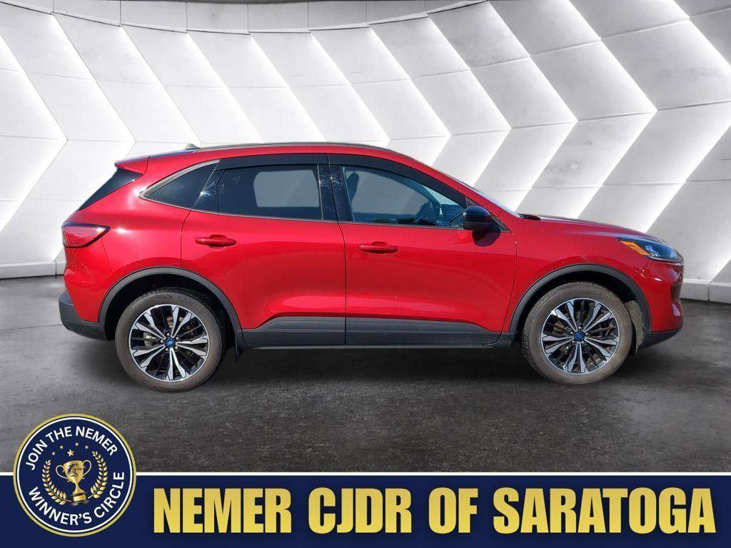 Used 2022 Ford Escape SE w/ SE Sport Appearance Package image 7