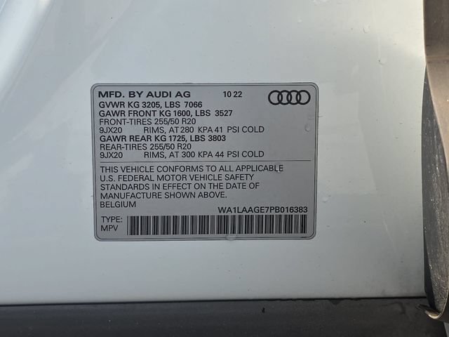 Used 2023 Audi e-tron Premium Plus w/ Premium Plus Package AWD/4WD image 38