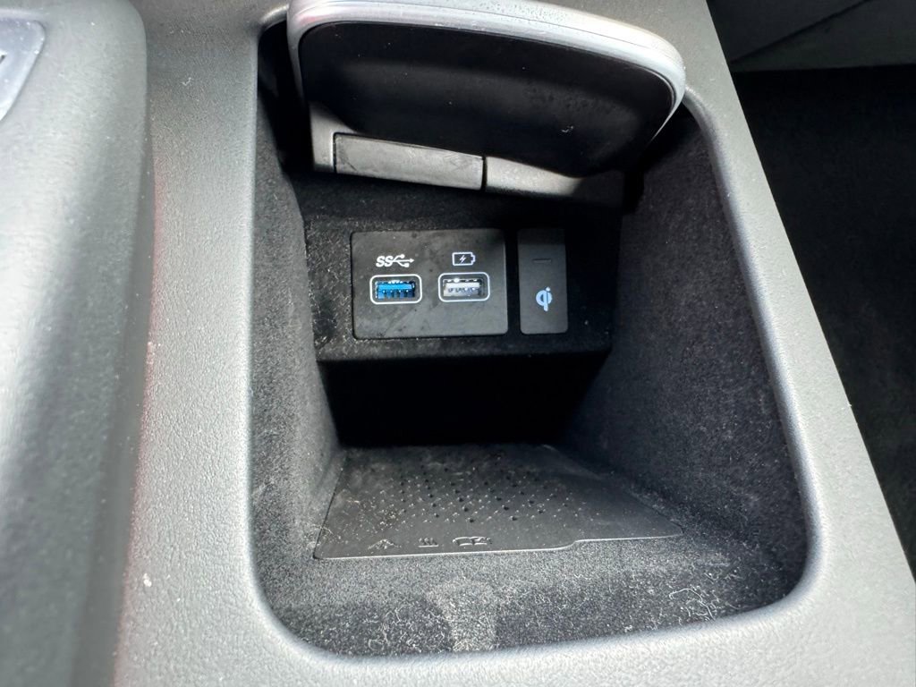 Used 2025 Genesis GV70 3.5T Sport AWD/4WD image 32
