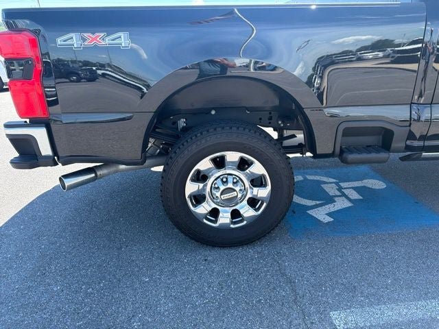 Used 2025 Ford F350 Lariat w/ Lariat Ultimate Package AWD/4WD image 15