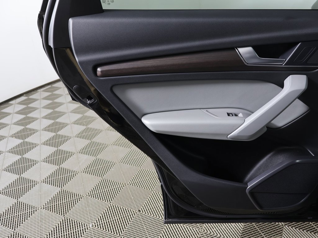 Used 2022 Audi Q5 2.0T Premium image 24