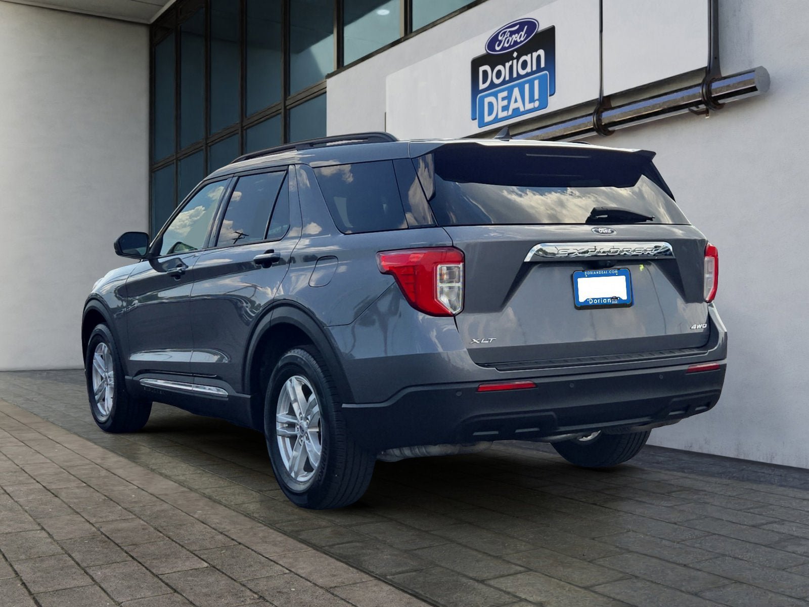 Certified 2022 Ford Explorer XLT image 5
