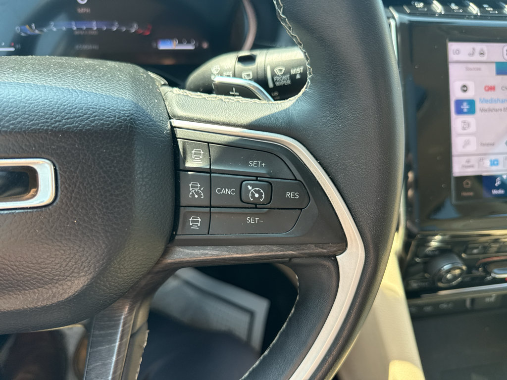 Used 2022 Jeep Grand Cherokee Limited w/ Luxury Tech Group II AWD/4WD image 25