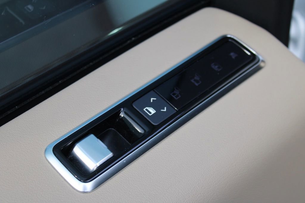 Certified 2022 Land Rover Range Rover P525 Westminster Edition image 34