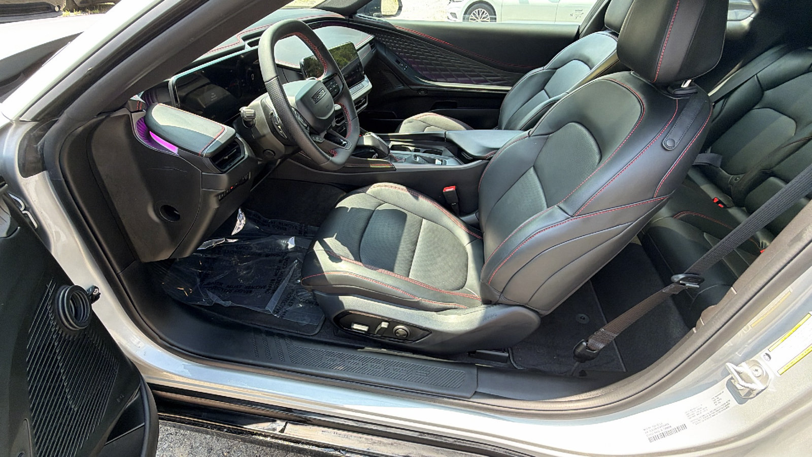 Used 2024 Dodge Charger Daytona R/T w/ Plus Group AWD/4WD image 16