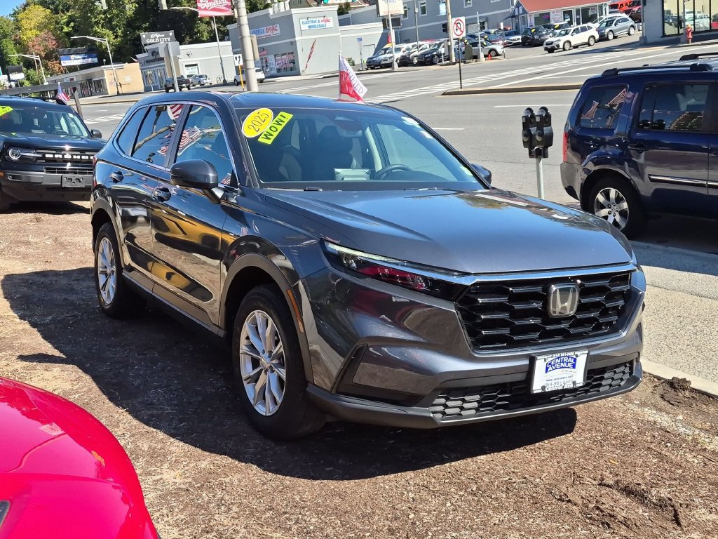 Used 2025 Honda CR-V EX image 3
