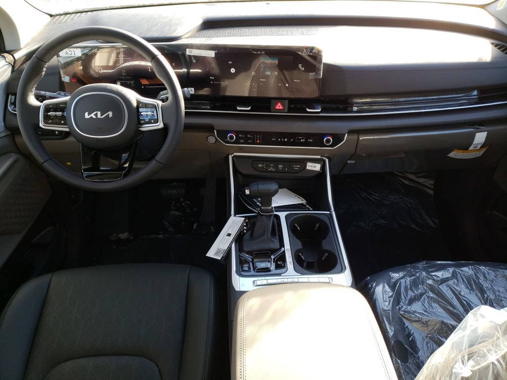 New 2026 Kia Carnival EX FWD image 11