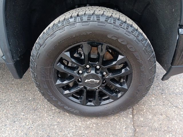 Used 2025 Chevrolet Silverado 2500 Custom w/ Custom Value Package image 48