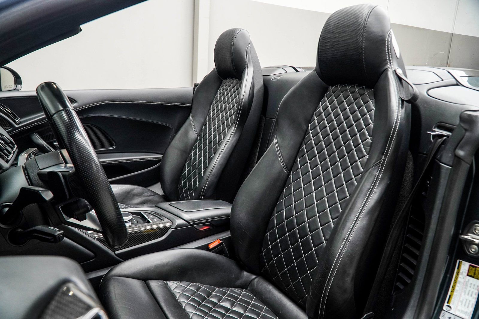 Used 2017 Audi R8 V10 w/ Carbon Exterior Package AWD/4WD image 26