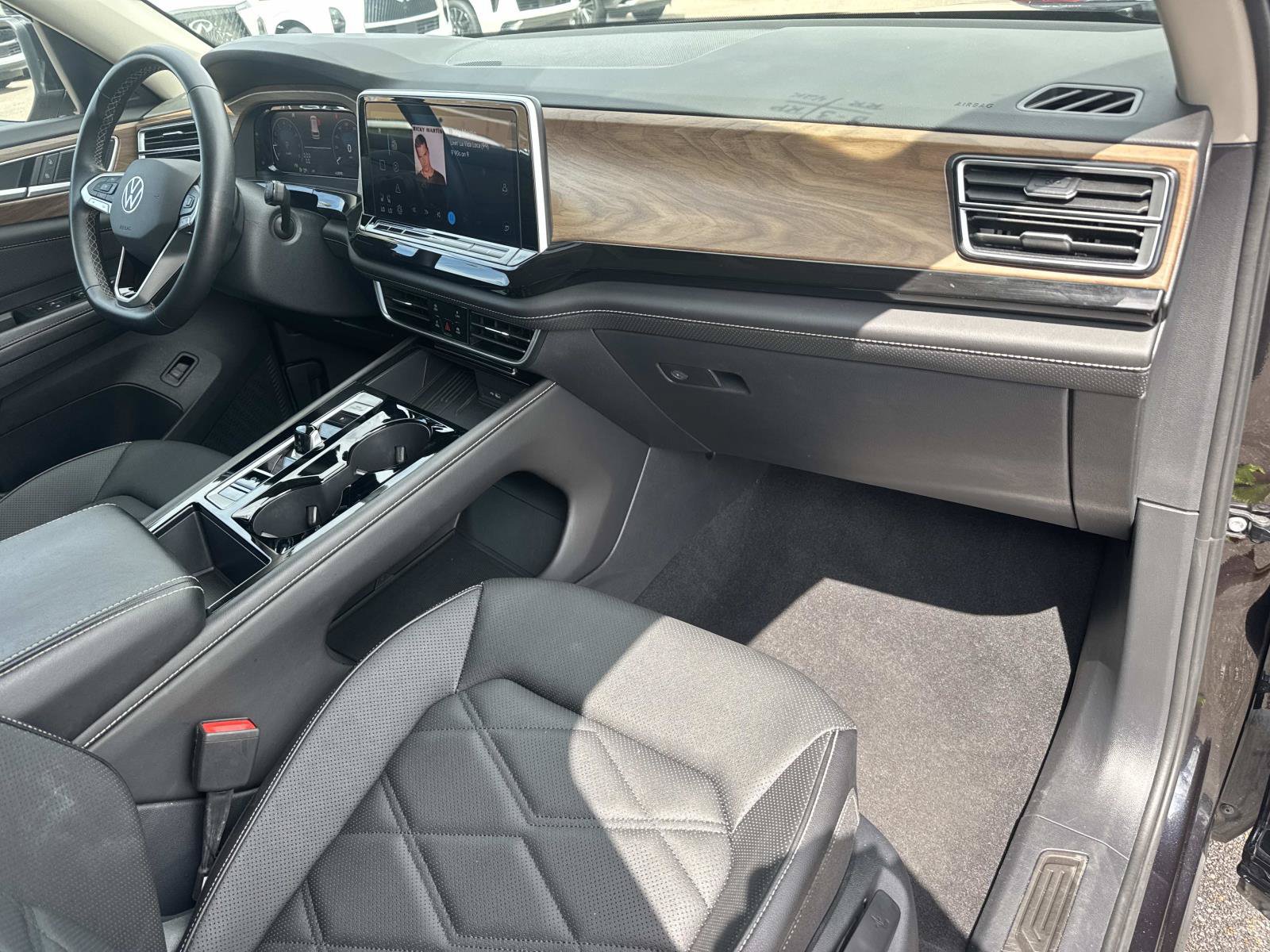 Used 2025 Volkswagen Atlas SE FWD image 11