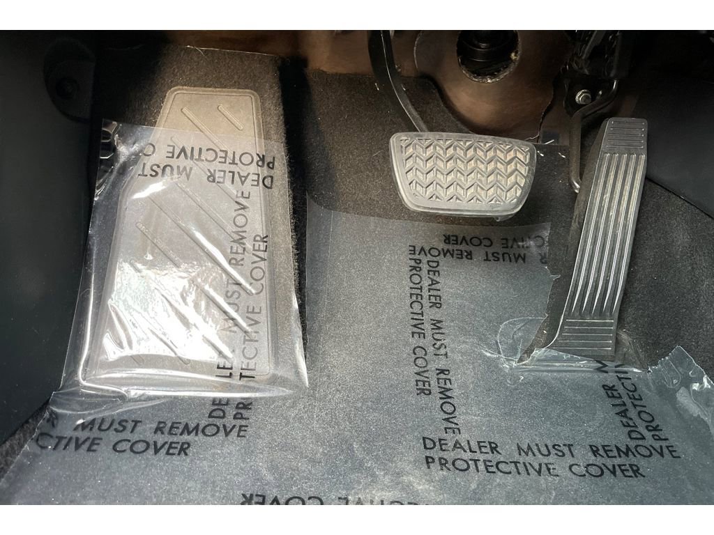 Used 2021 Toyota RAV4 XLE w/ Carpet Mat Package (TMS) image 41