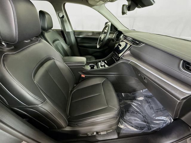 Used 2024 Jeep Grand Cherokee Limited AWD/4WD image 27