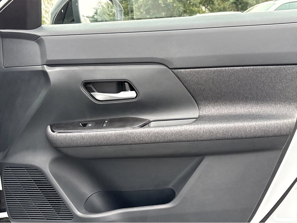 New 2026 Nissan Kicks S w/ Charging Package FWD image 10