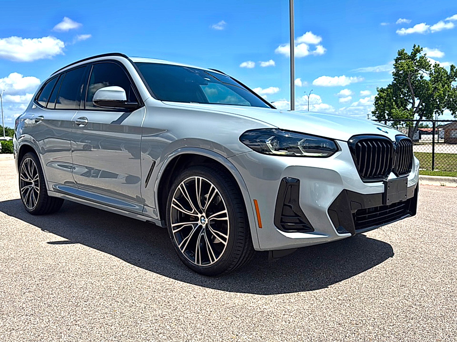 Used 2023 BMW X3 sDrive30i w/ M Sport Package RWD image 3