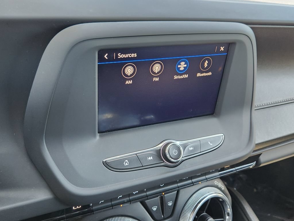 Used 2023 Chevrolet Camaro LT RWD image 8