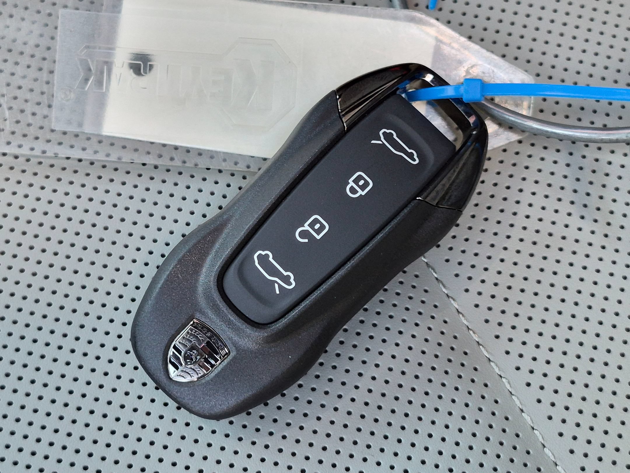 New 2026 Porsche Cayenne Turbo Electric AWD/4WD image 40