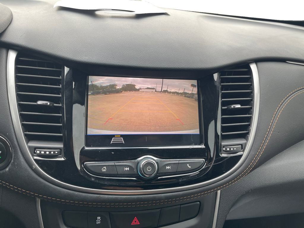 Used 2022 Chevrolet Trax LT w/ LT Convenience Package image 28