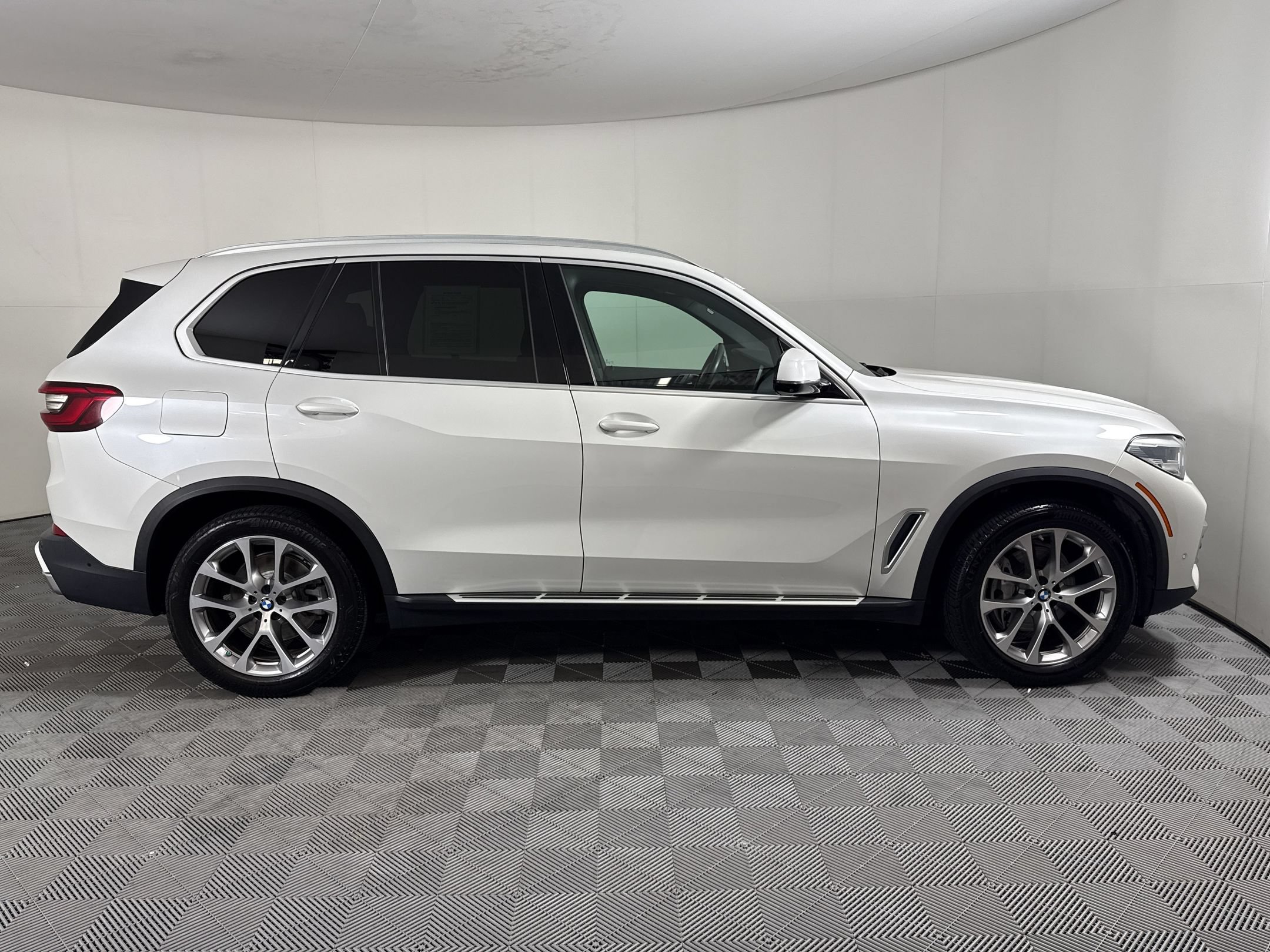 Used 2020 BMW X5 xDrive40i w/ Convenience Package AWD/4WD image 8