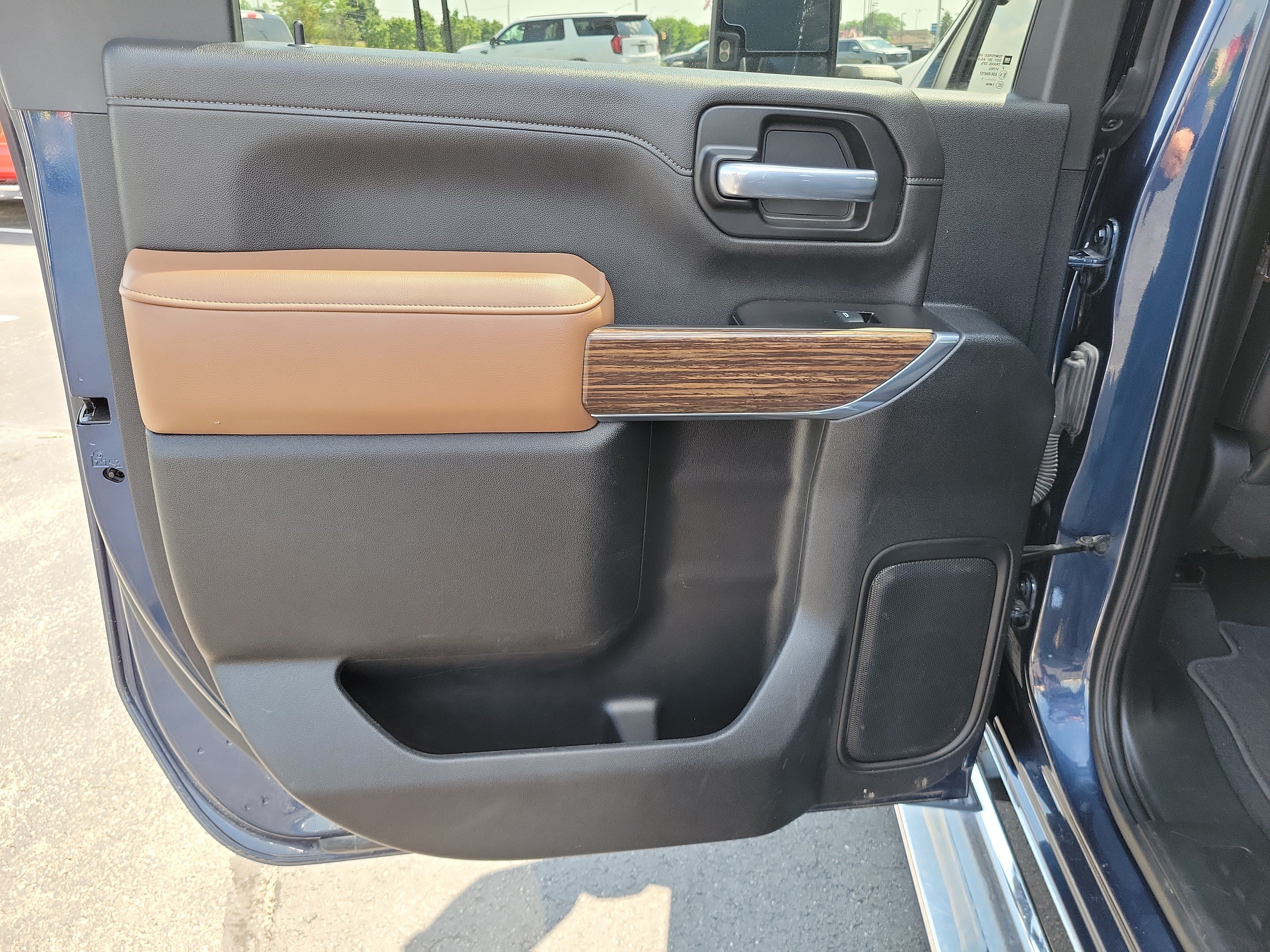 Used 2021 Chevrolet Silverado 3500 High Country AWD/4WD image 15