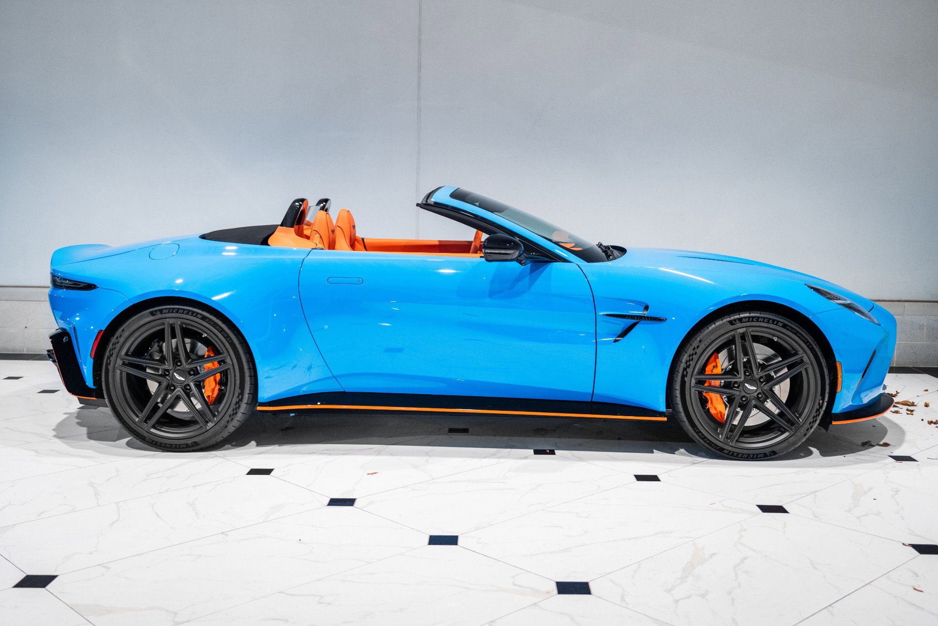 New 2026 Aston Martin V8 Vantage Roadster image 43