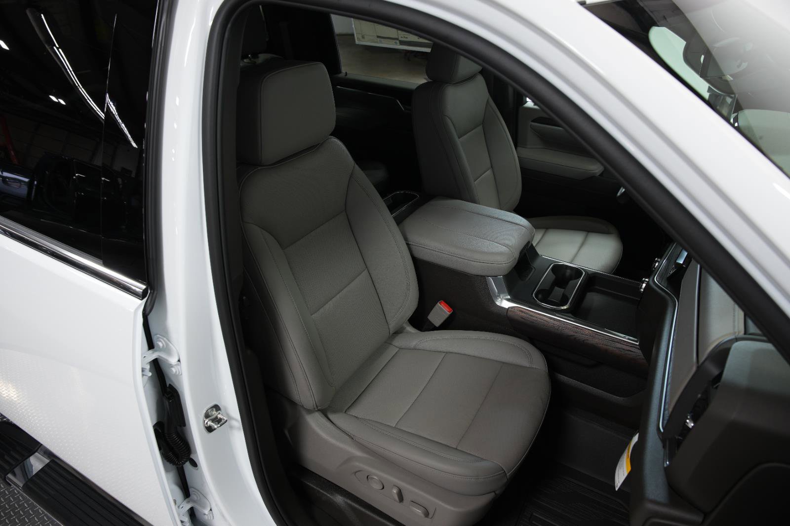 New 2026 GMC Sierra 2500 SLT w/ SLT Premium Package image 15