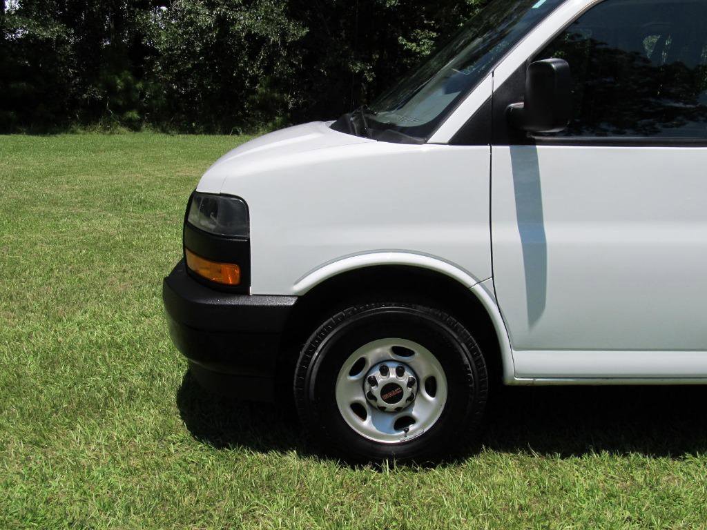 Used 2022 GMC Savana 3500 Extended w/ Driver Convenience Package image 10