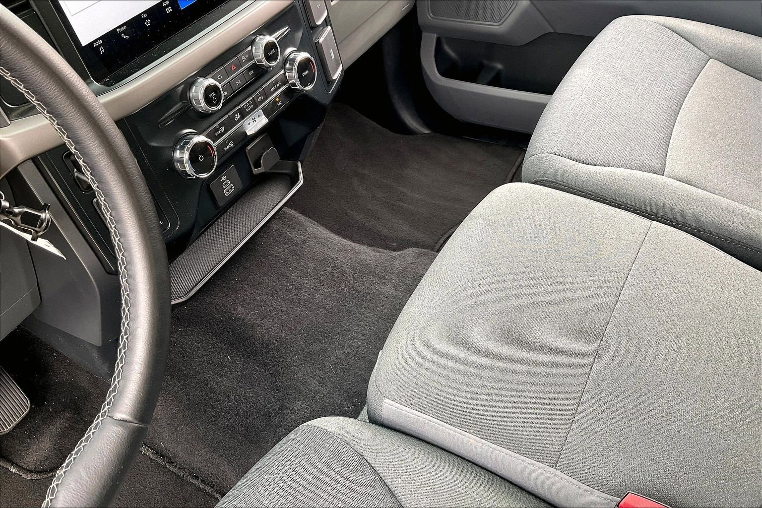 Used 2025 Ford F150 XLT w/ Equipment Group 301A Standard image 13