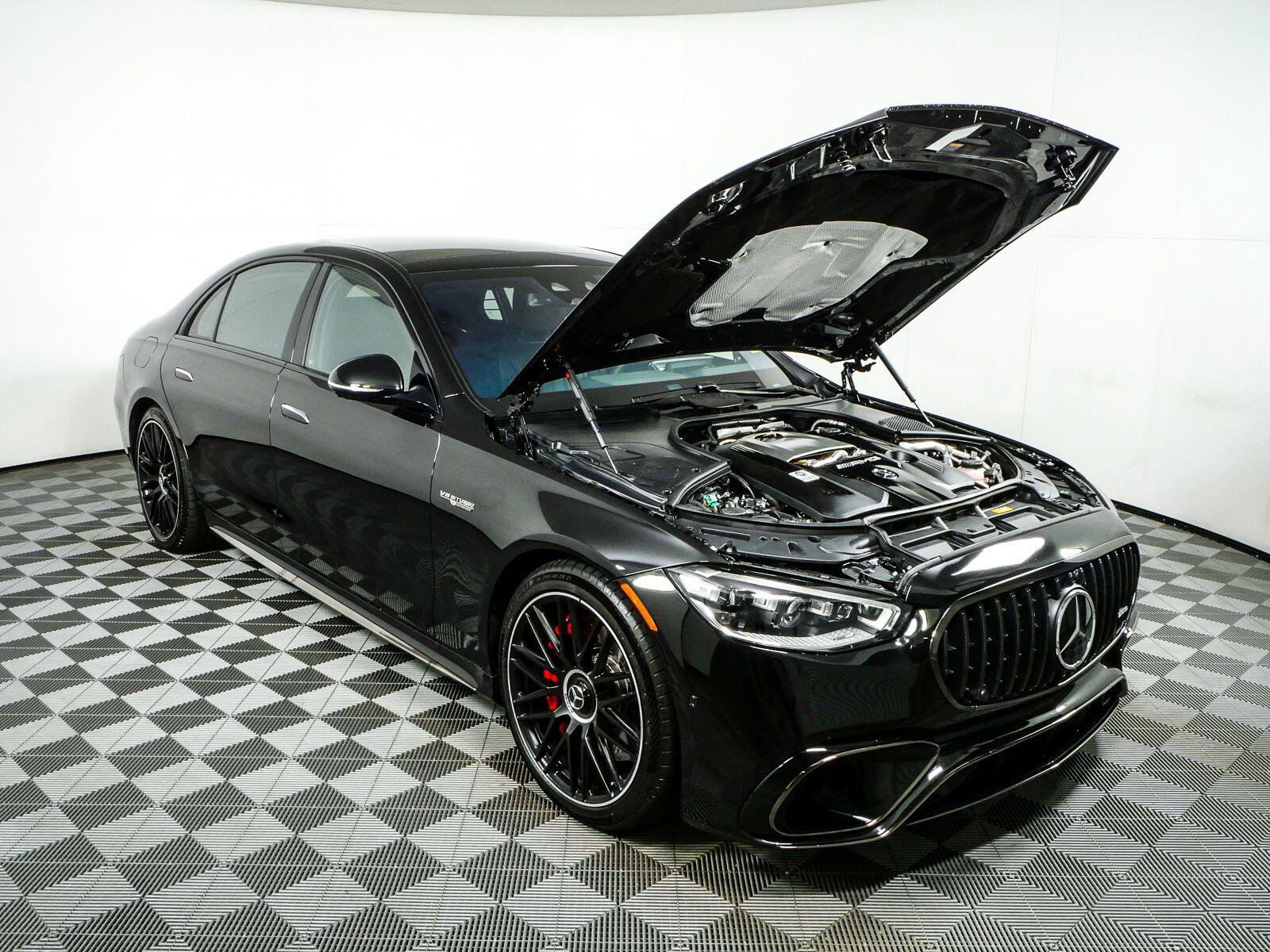 Used 2025 Mercedes-Benz S 63 AMG S image 38
