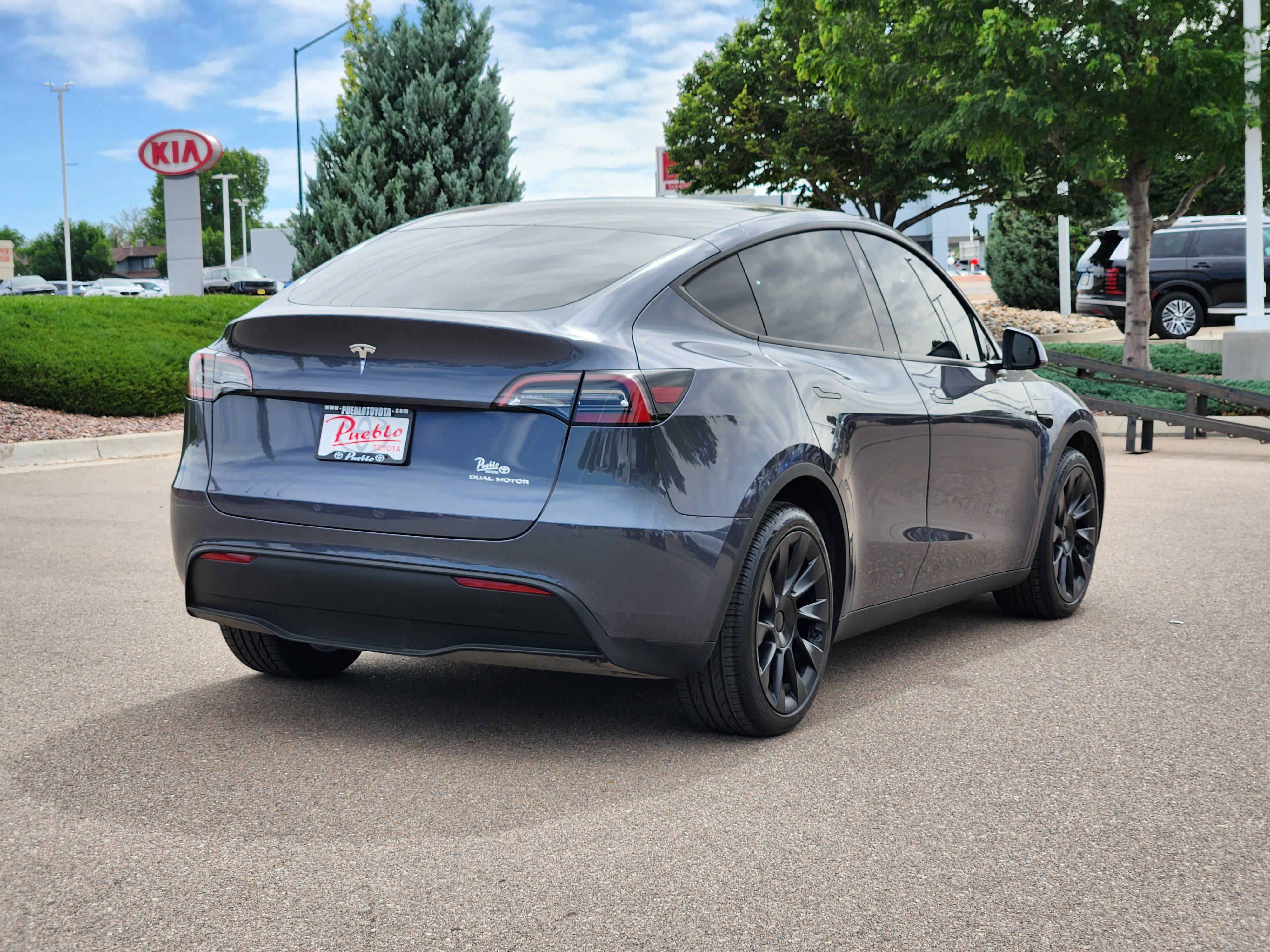 Used 2023 Tesla Model Y AWD image 3