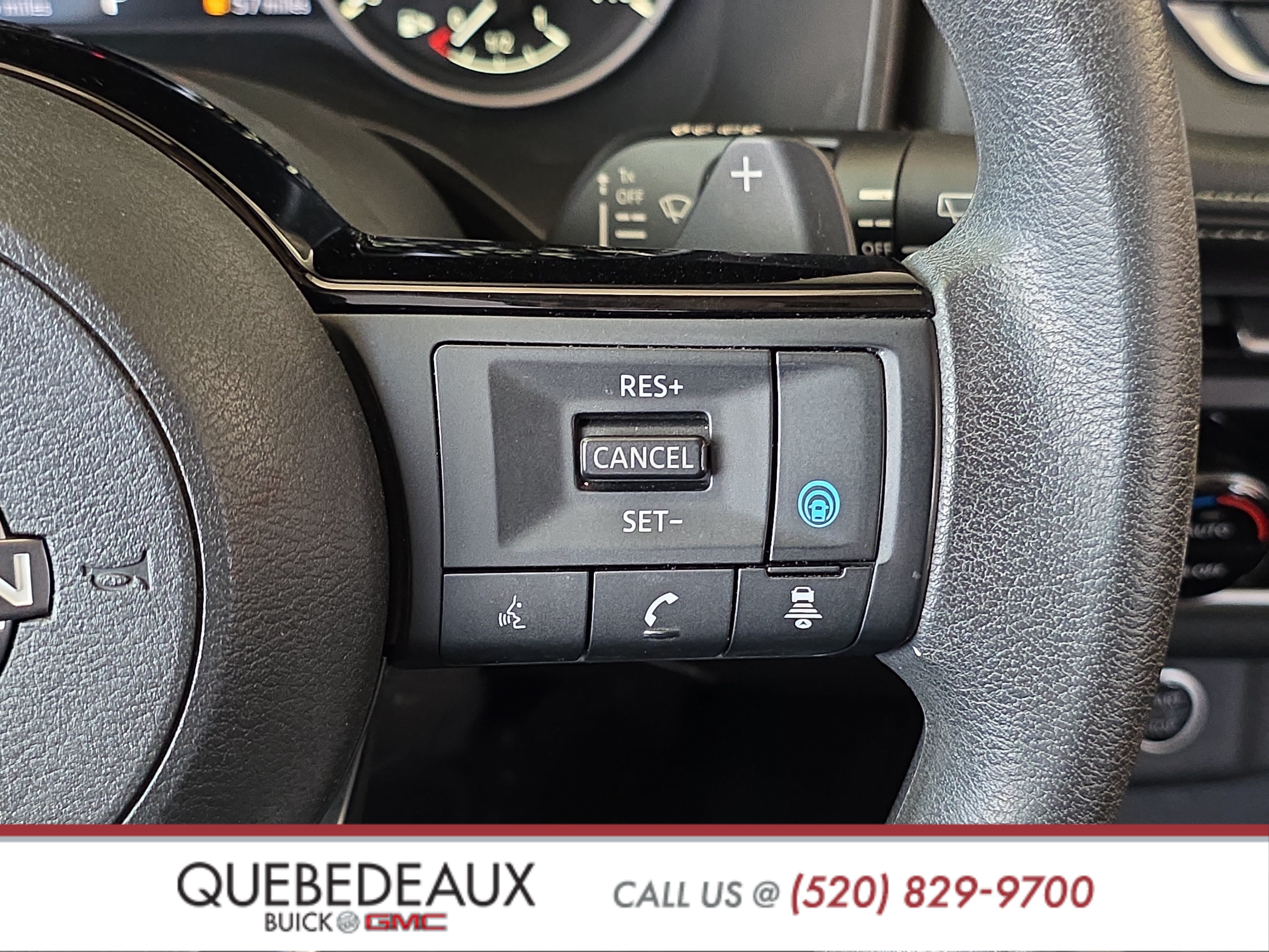 Used 2023 Nissan Rogue SV FWD image 13
