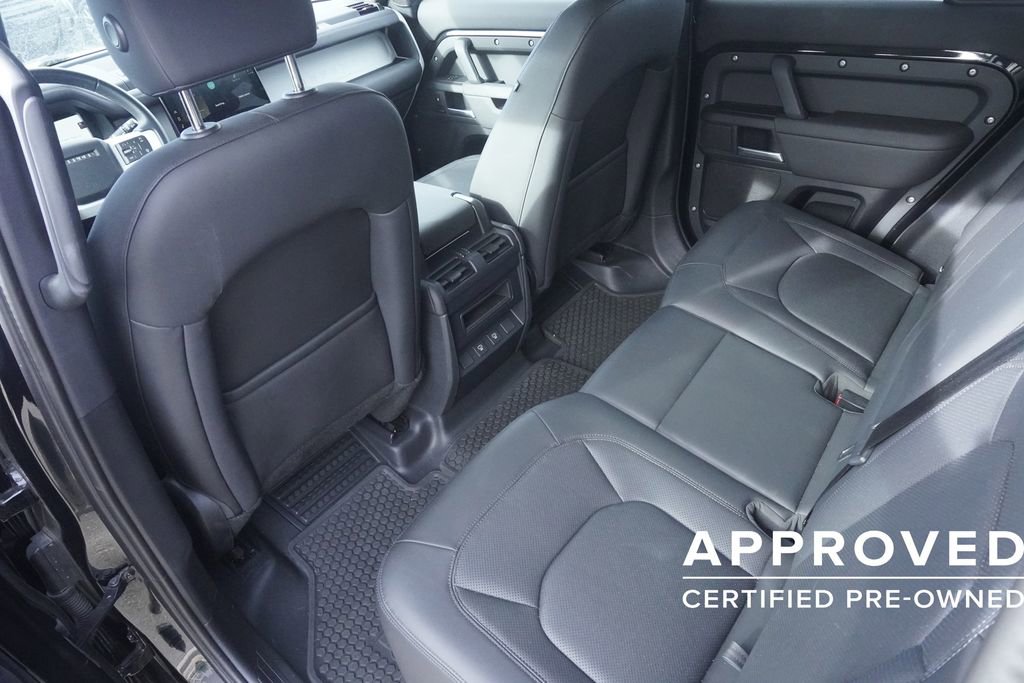 Used 2025 Land Rover Defender 110 S image 29