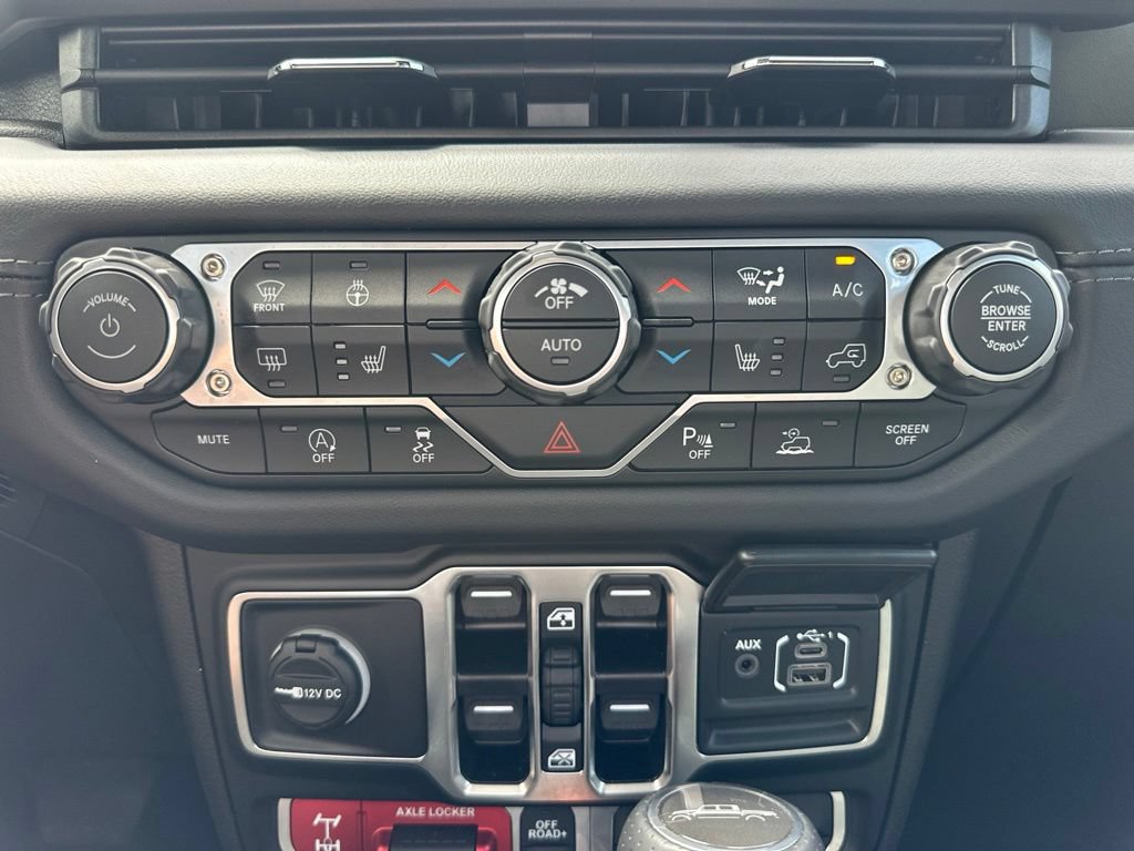 Used 2025 Jeep Gladiator Mojave AWD/4WD image 37