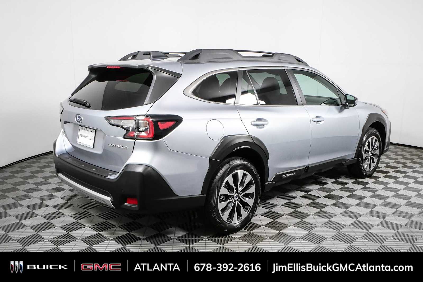 Used 2024 Subaru Outback Limited AWD/4WD image 3