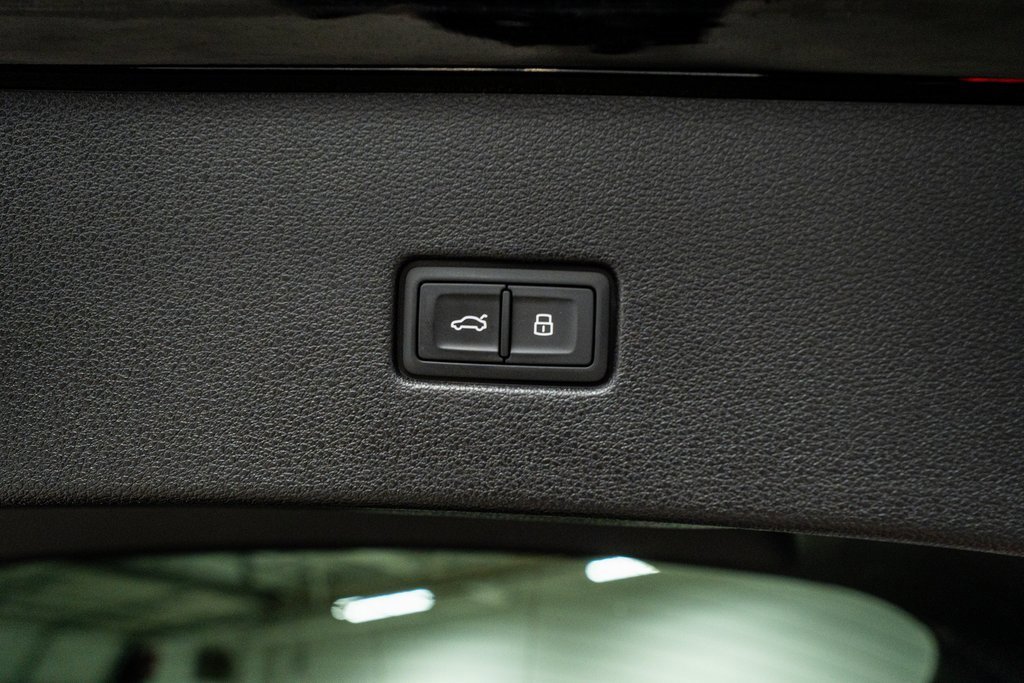 Used 2020 Audi Q8 Premium w/ Black Optic Package image 62