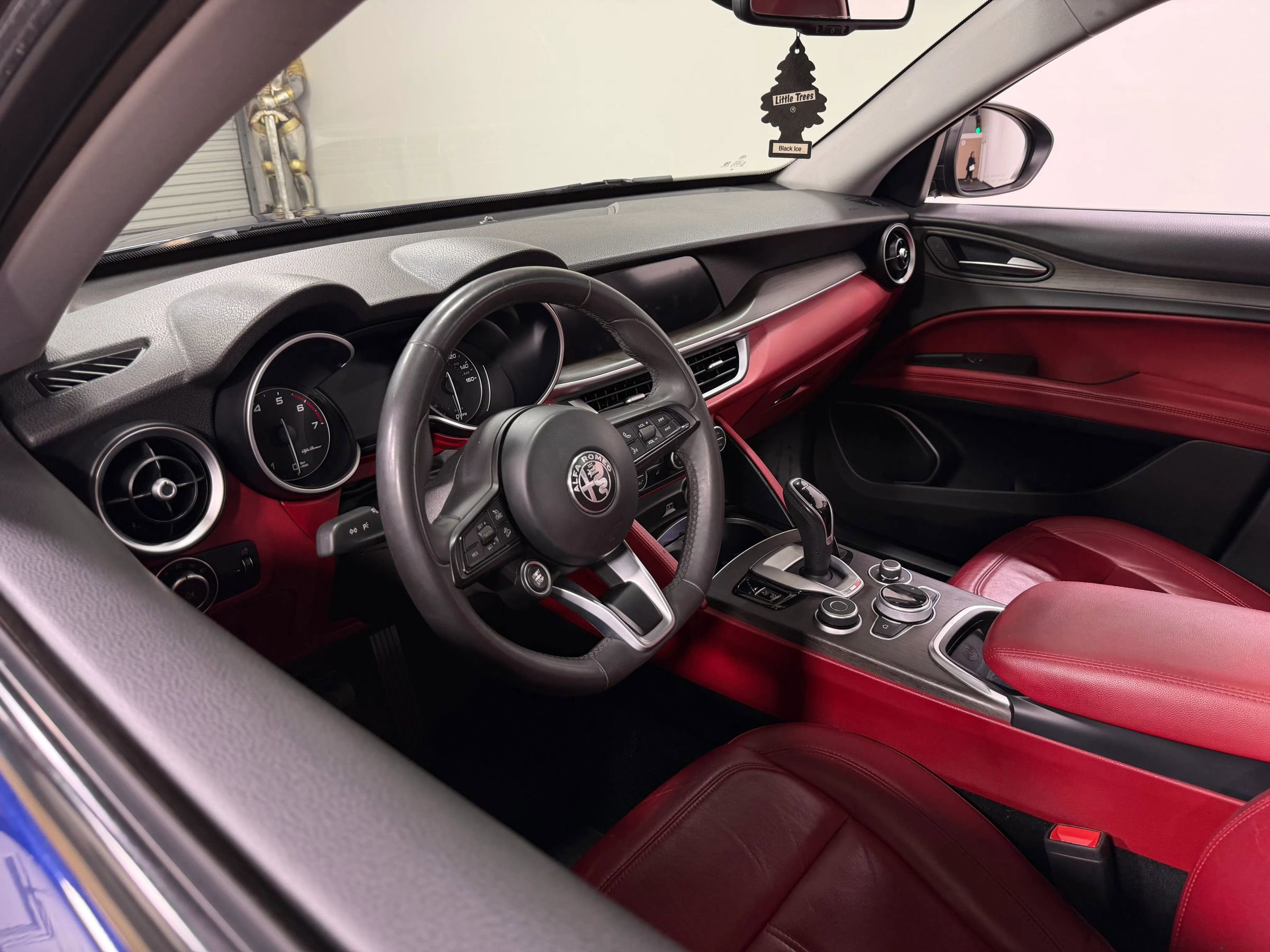 Used 2021 Alfa Romeo Stelvio Ti w/ Nero Edizione image 14
