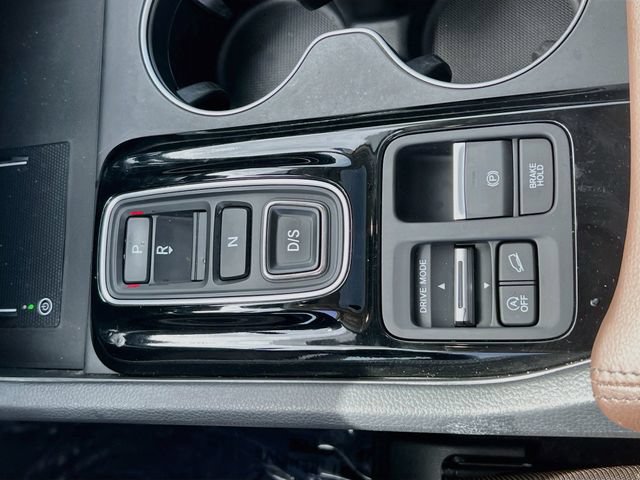Used 2025 Honda Pilot Elite image 24