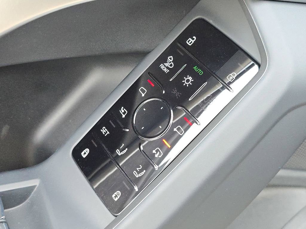 New 2026 Audi SQ5 Prestige image 29