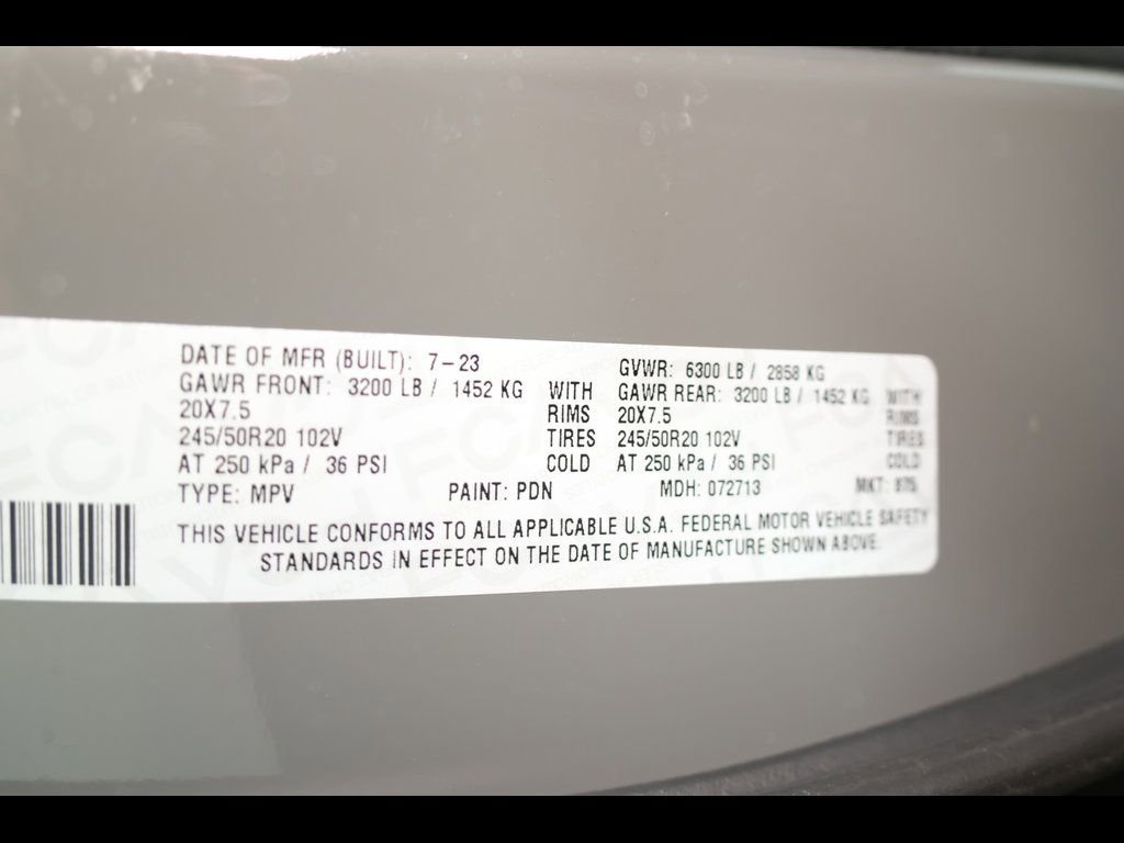 Used 2023 Chrysler Pacifica Touring-L w/ Uconnect Theater Family Group AWD/4WD image 33