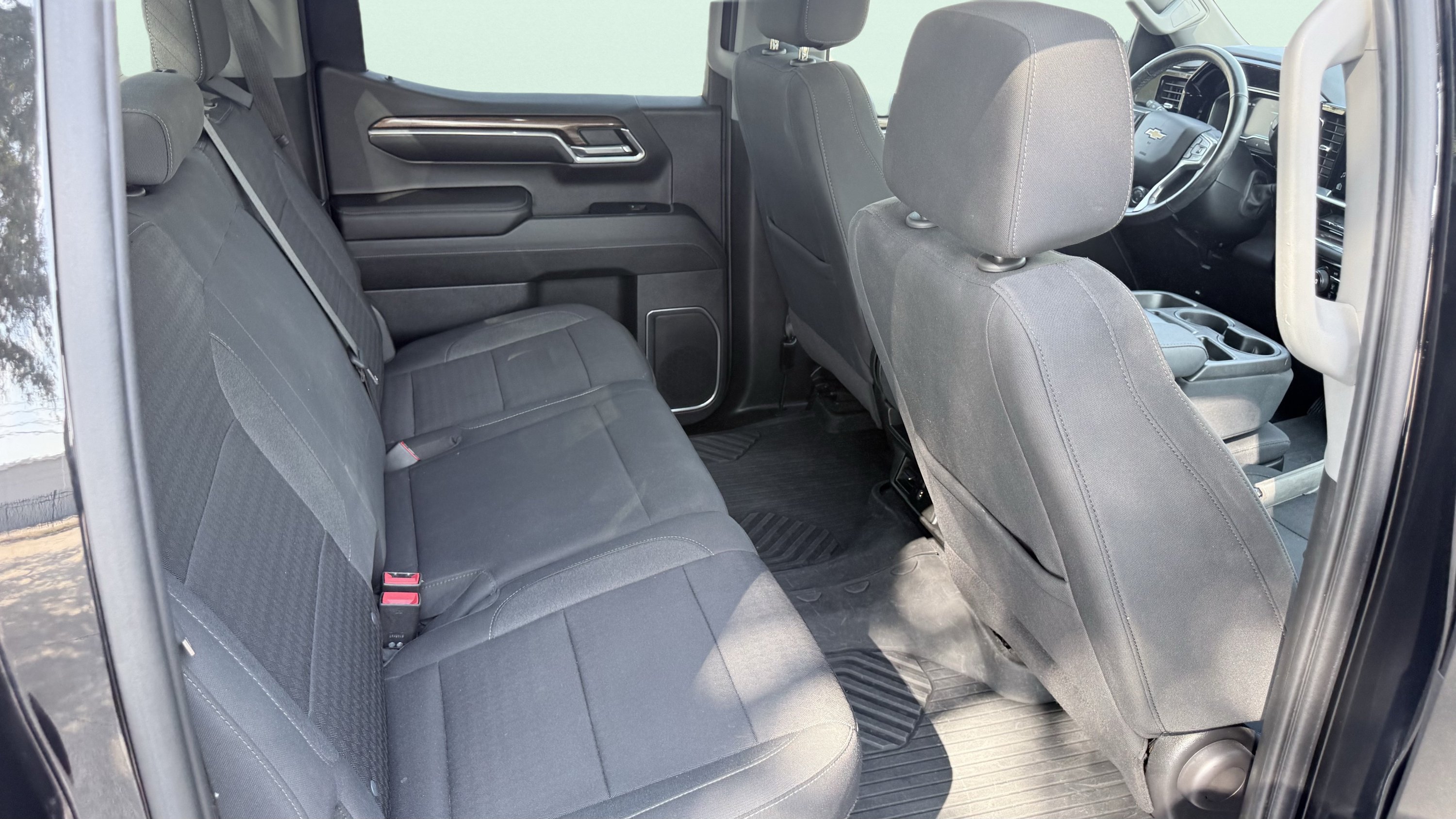 Used 2023 Chevrolet Silverado 1500 LT w/ Z71 Off-Road Package AWD/4WD image 36