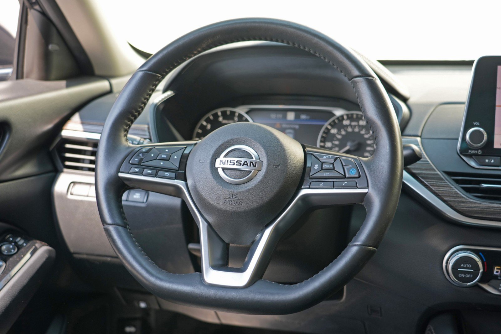 Used 2020 Nissan Altima 2.5 SL FWD image 19