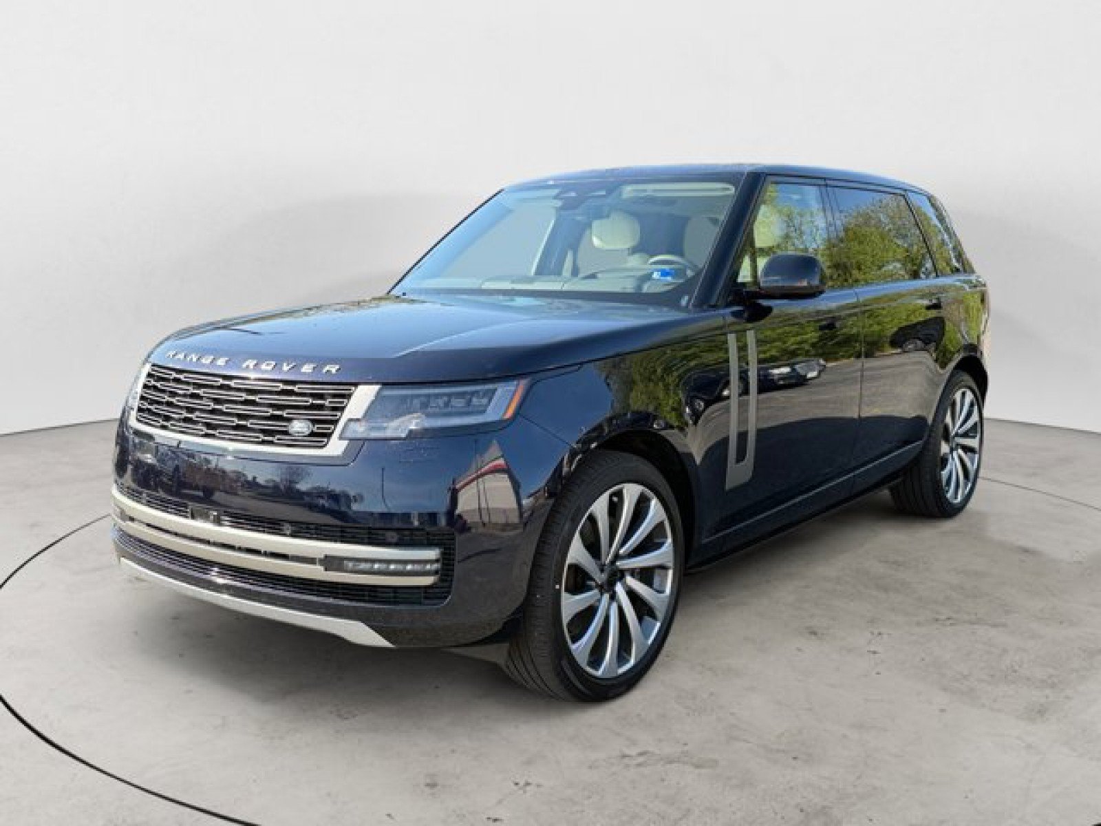 New 2026 Land Rover Range Rover Long Wheelbase SE AWD/4WD image 1