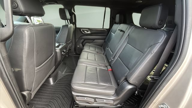 Used 2023 Chevrolet Suburban LT RWD image 19