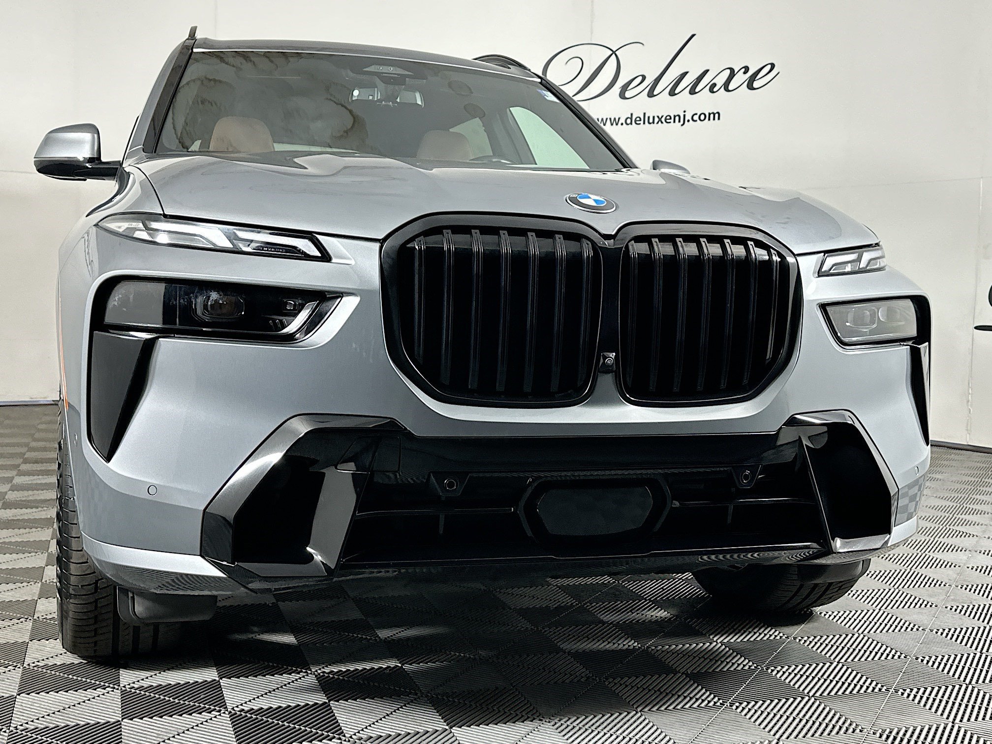 Used 2024 BMW X7 xDrive40i w/ Executive Package AWD/4WD image 33