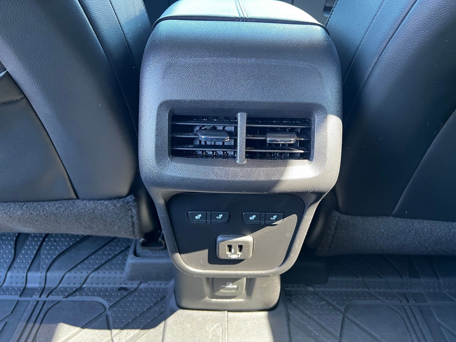 Used 2022 Chevrolet Equinox Premier image 9