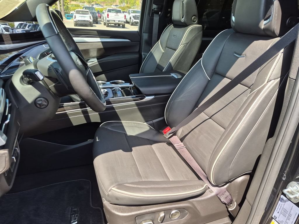 Certified 2025 Cadillac Escalade Sport AWD/4WD image 11