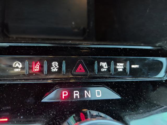 Used 2025 Jeep Wagoneer 4WD image 12