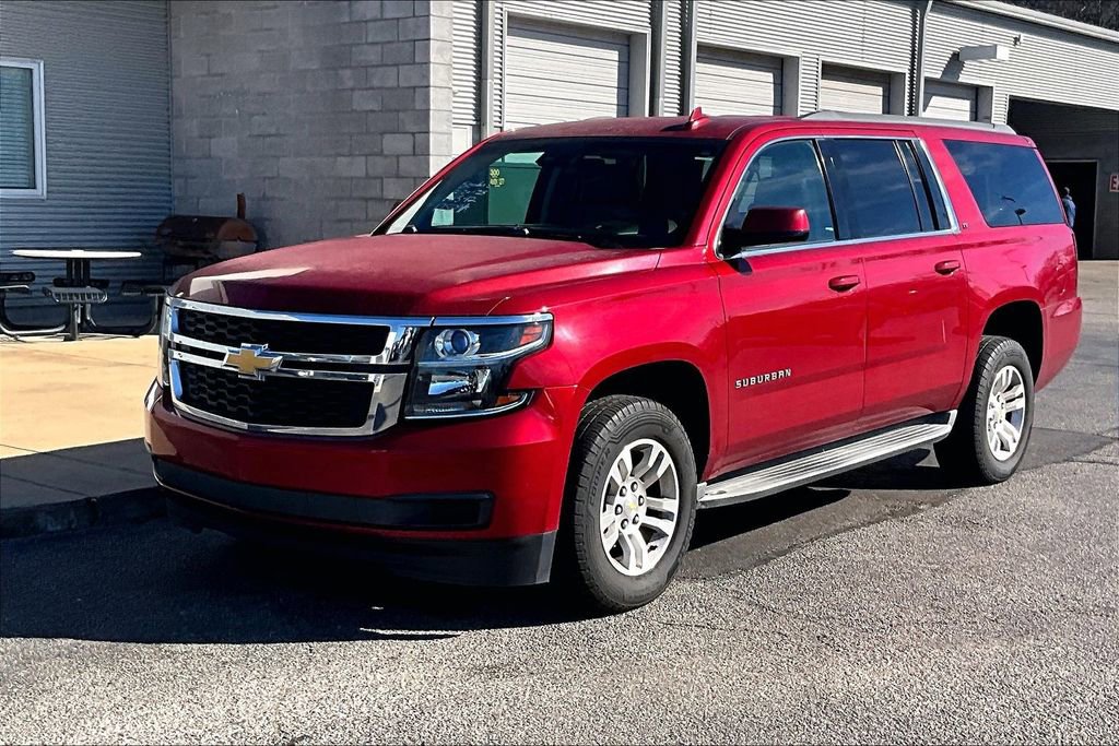 Used 2015 Chevrolet Suburban LT image 2